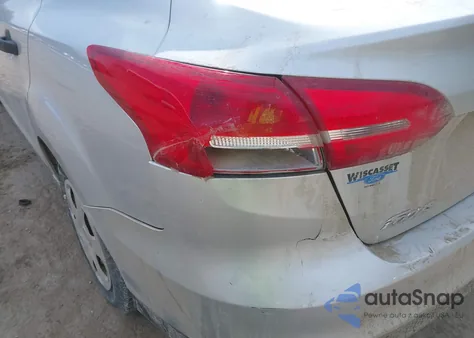 2018 Ford Focus S из США, поврежденный, VIN 1FADP3E26JL213873